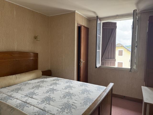 Plateau de 65 m² 20 mn Pau