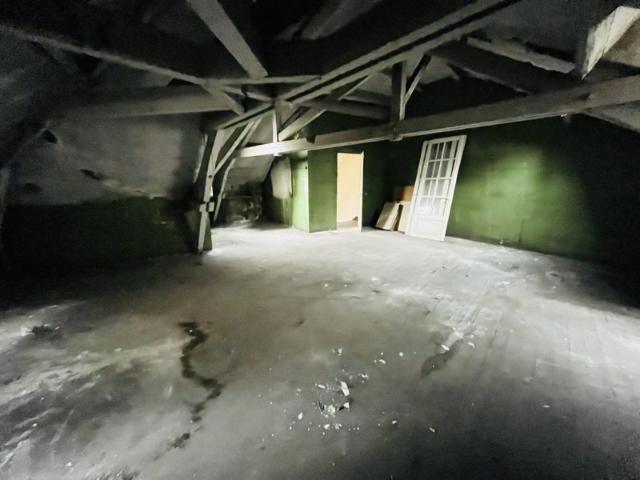 Plateau de 60m2 au sol