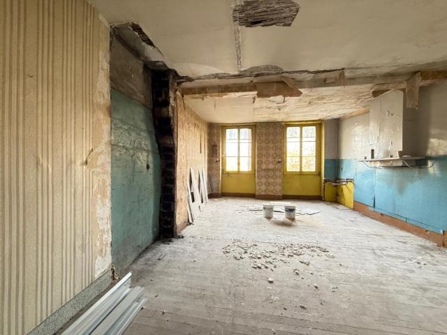 PLATEAU 40M2 PLACE DE LA LIBERTE SAINT CHAMOND