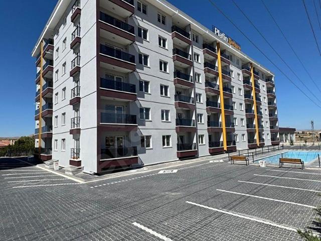 PLATİN GOLD'TA SATILIK 2+1 HAVUZ MANZARALI DAİRE