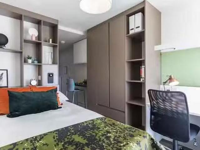 Platinum Ensuite