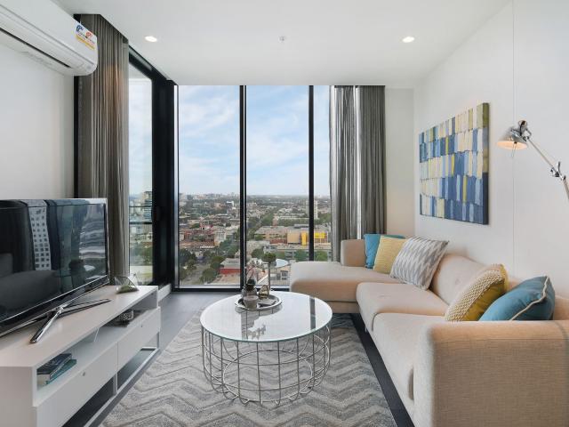 Platinum Southbank – Fully Furnished 2 Bedroom, 2 Bathroom Apartment with Car Parking