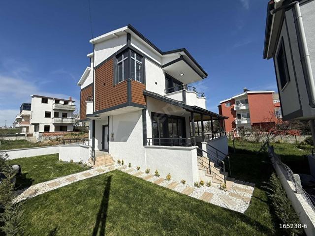 PLATIN GAYRİMENKULDEN DENİZ TARAFINDA İSKANLI 4+1