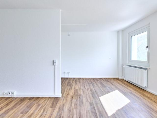 Plattenbau neu gedacht: stilvoll wohnen mit weißem WBS