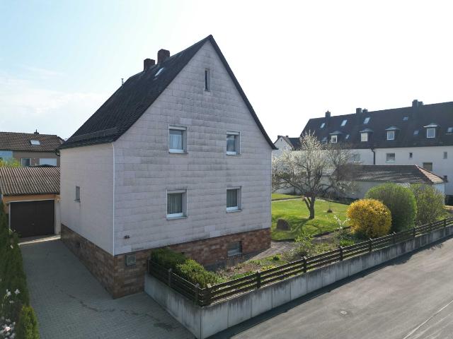 Platz zum Leben, Raum zum Wachsen – Haus mit Potenzial in Weiden Rehbühl