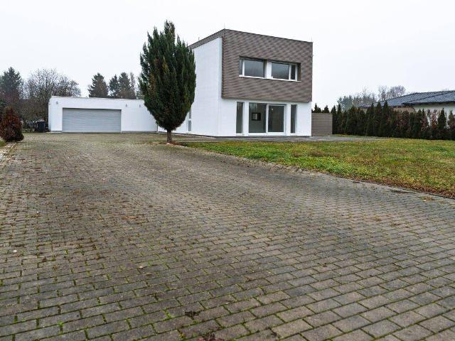 Platz zum Spielen. Platz zum Leben. Platz für Ihre Zukunft