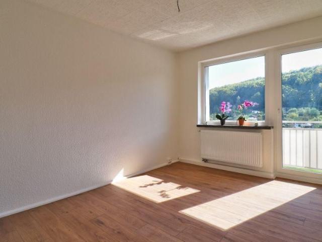 Platz zum Träumen: Helle 3 Raum Wohnung mit Balkon in Großbodungen!
