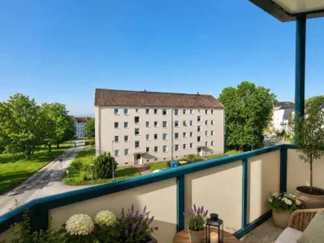 Platz an der Sonne! Modernisierte Wohlfühlwohnung mit Balkon im Wasserturmgebiet ab 16.09.2026