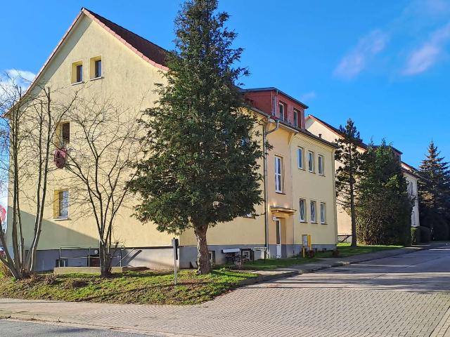 Platz für Alle ! Große 7‑Zimmer Wohnung mit Garage in Möllenhagen