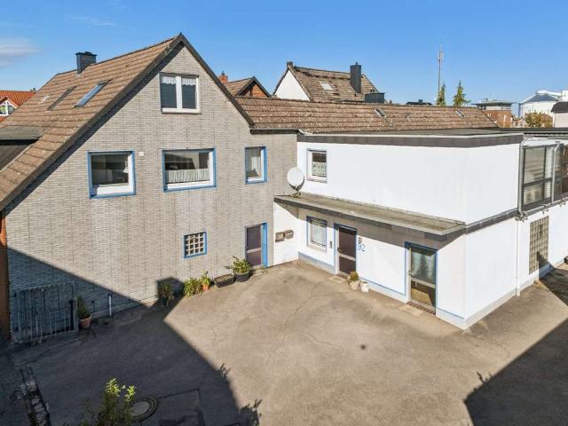 Platz für die Familie, die Eltern und das eigene Geschäft: 320 m² Wohn und Nutzfläche, Hof, Garten