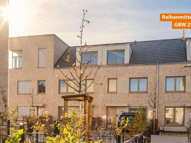 Platz für die ganze Familie: 138 m² Reihenhaus mit Galerie, Garten & EH‑55