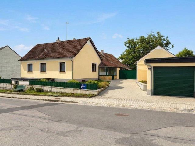 Platz für die ganze Familie – 7,5 Zimmer, Garten, Keller & XXL Garage