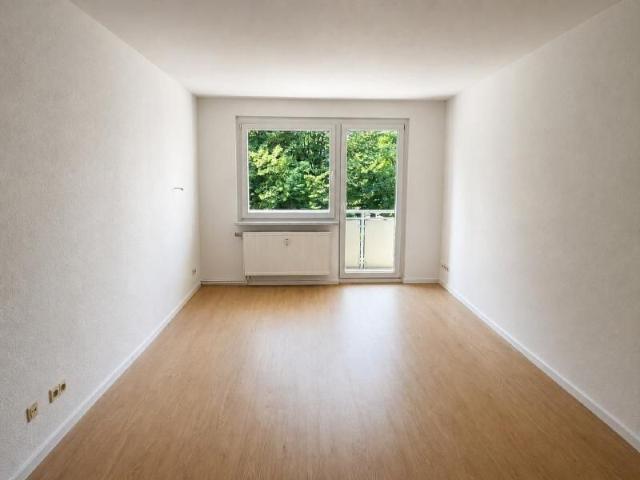 Platz für die ganze Familie: Großzügige 4 Raum Wohnung in Gera Langenberg