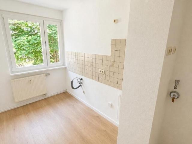 Platz für die ganze Familie: Großzügige 4 Raum Wohnung in Gera Langenberg
