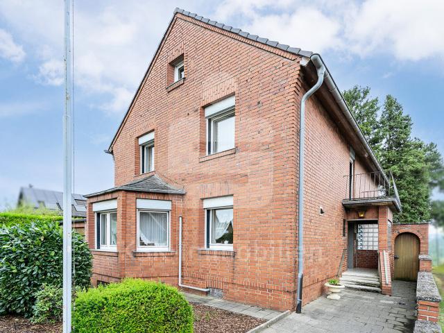 Platz für die ganze Familie. Freistehendes Einfamilienhaus in Bedburg Pütz