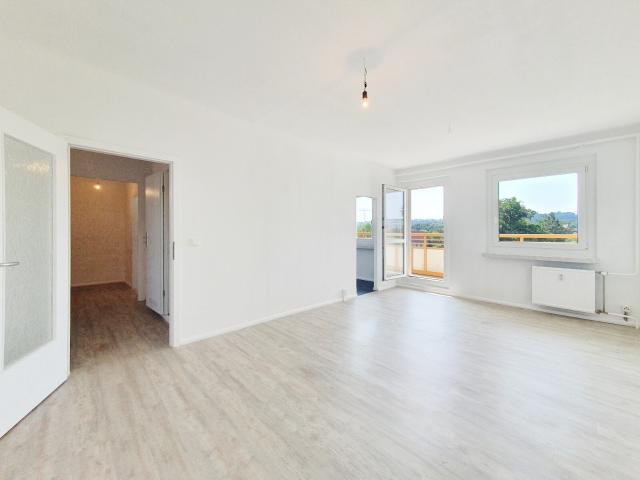 Platz für die ganze Familie in DD Cotta! Wir renovieren 4 Zimmer Wohnung!