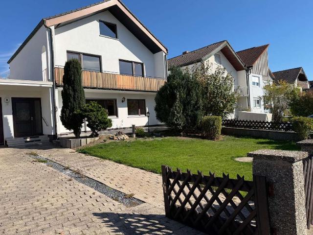 Platz für Familienleben und eigene Ideen – gepflegtes Einfamilienhaus mit Studio