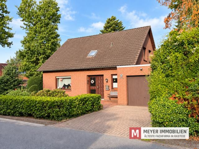 Platz für Ihre Wohnträume Solides Einfamilienhaus mit Garage in Jaderberg Obj. Nr.: 6672
