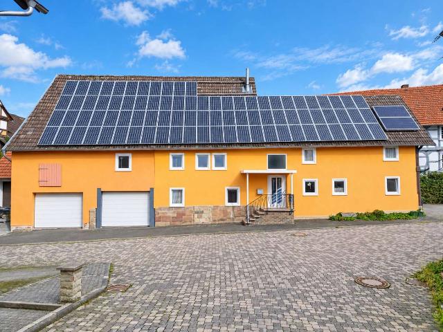 Platz für Macherinnen und Macher – Wohnen, Werkstatt, Scheune, Garagen und Garten