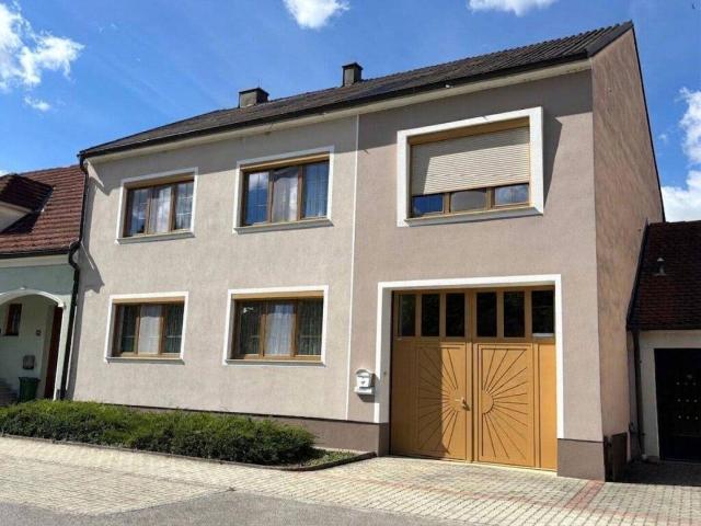 Platz ohne Ende! 7 Zimmer, 1.423 m² Eigengrund & zahlreiche Nebengebäude in Gaubitsch