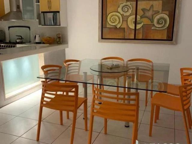 Playa, 4 dormitorios, 5 baños, 2 cocheras, terraza, jardin, piscina, frente mar