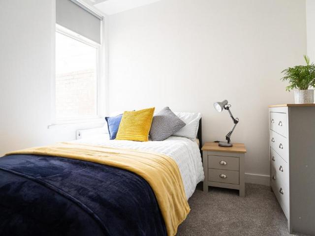 Playfair Road, Hampshire PO5 8 bed terraced house to rent £5,800 pcm £1,338 pw