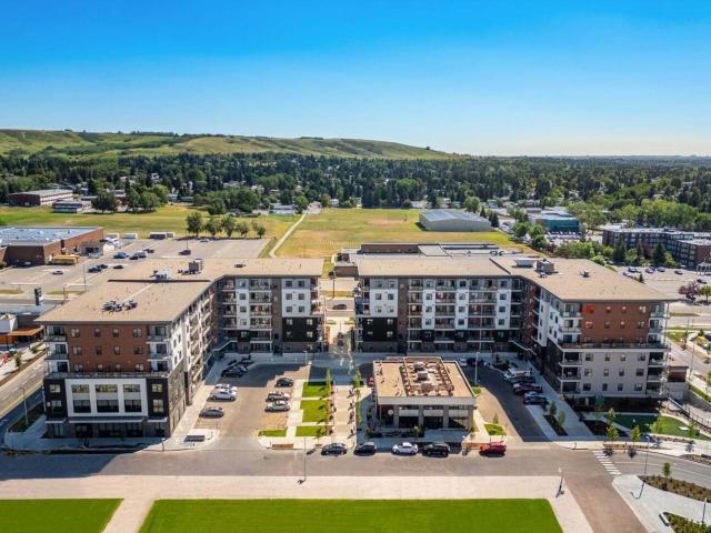 Plaza Apartments 2 Bedroom, 2 Bathroom + Den Apartment for Rent