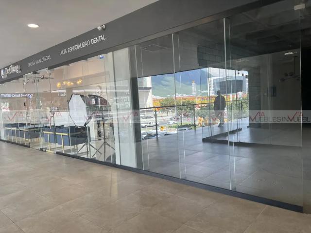 Plaza Aura