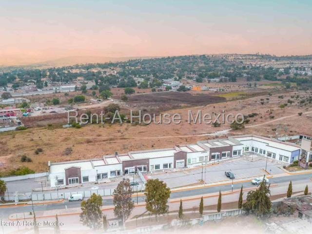 Plaza Comercial en Renta en Paseo del Rey Huehuetoca BJ 25 1582