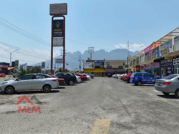 Plaza Comercial en Venta en Funcionamiento | Monterrey NL | Alta Rentabilidad