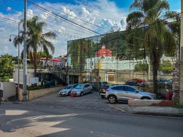Plaza comercial en venta ubicada en Centro de Cuernavaca