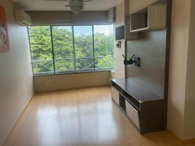 PLAZA CRISTAL LINDO APTO. SEMI MO0BILIADO 2 DORM. COM BOX ESCRITURADO