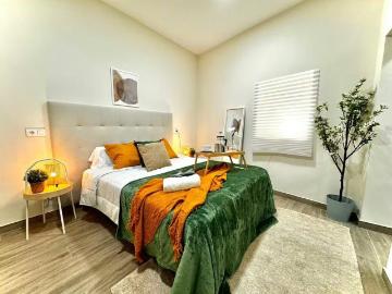 Embajadores, Palos de la Frontera, Madrid