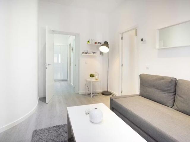 Plaza de San Ildefonso, Madrid, Community of Madrid 28004