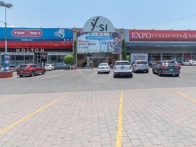 Locales Comerciales en Renta sobre Blvd. Bernardo Quintana | Desde 280m? hasta 809m?