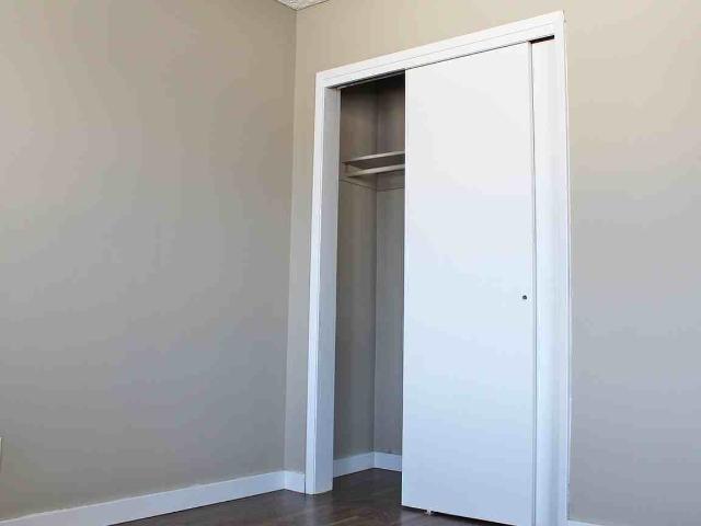 Plaza Manor Apartments 1 Bedroom Apartment for Rent at 11841 105 St Nw, Edmonton, AB T5G 2N1 Westwood