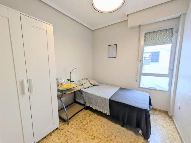 Plaça de les Corts Valencianes, Moncada, Valencian Community 46113