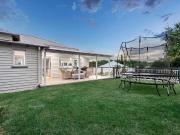 Place West: 24 Carrington St, Paddington, QLD 4064