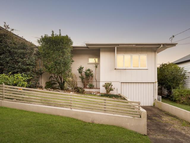 Place West: 2 Devon St, Toowong, QLD 4066