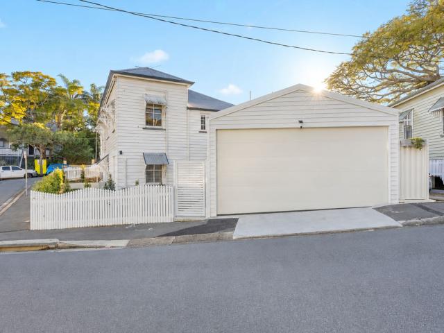 Place West: 88 Cricket St, Petrie Terrace, QLD 4000