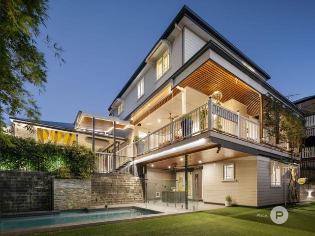 Place West: 8 Garling St, Red Hill, QLD 4059