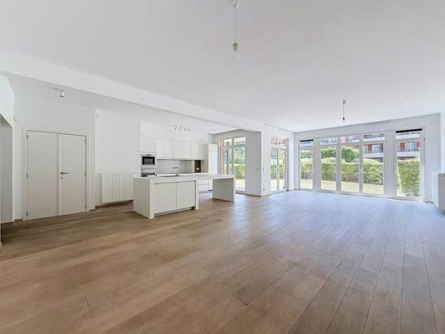 Place Brugmann: Splendid ground floor garden and 4 bedrooms