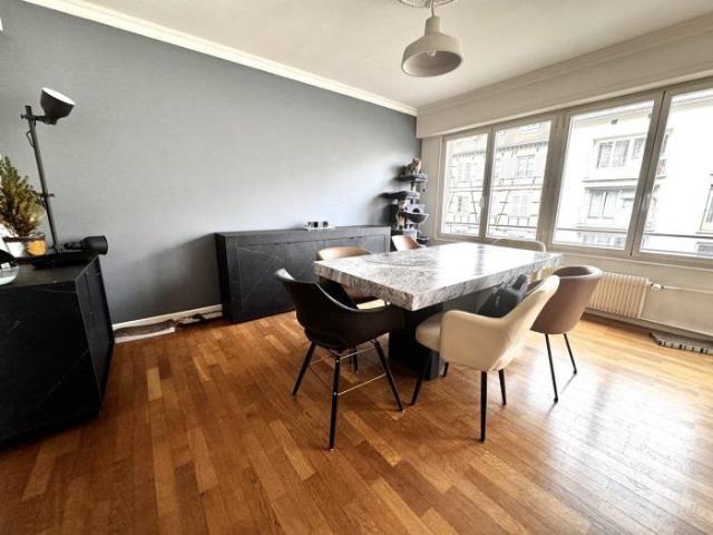 Place d'Austerlitz APPARTEMENT 3/4 pièces avec garage et cave et local vélo