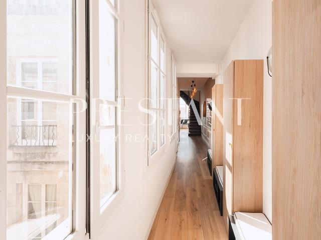 Place de la Bourse Duplex de 177 m² au dernier étage 177m² Bordeaux