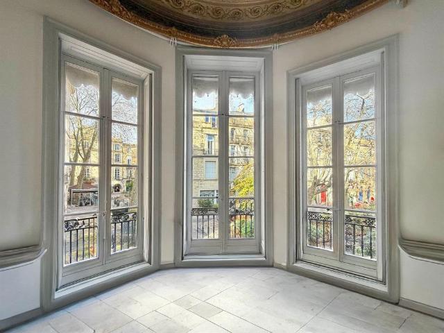 Place de la Canourgue avec une vue incroyable et Garage 228m² Montpellier