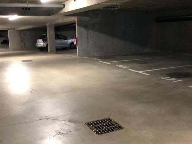place de stationnement souterrain a louer au 4 rue Louis GUI