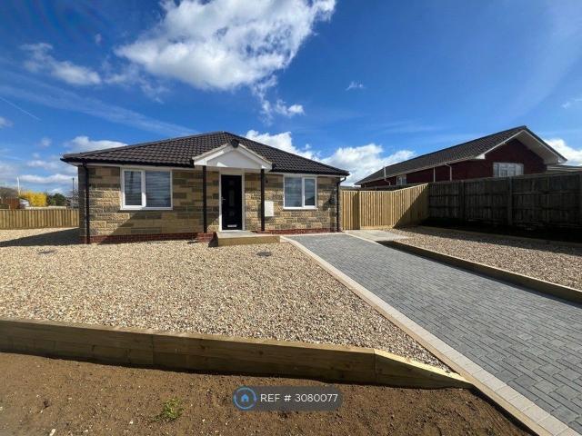 Place Road, Cowes PO31, 2 bed bungalow to rent, £1,100 pcm | PrimeLocation