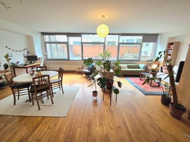 Place Rouppe – Spacieux loft !