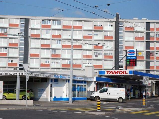 Places de parking intérieures sous la Station Tamoil