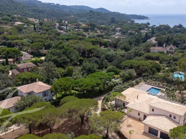 Plage de Gigaro, Propriété neuve de 4 chambres 247m² La Croix Valmer